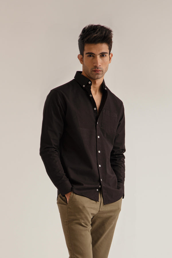BLACK BUTTON DOWN SHIRT